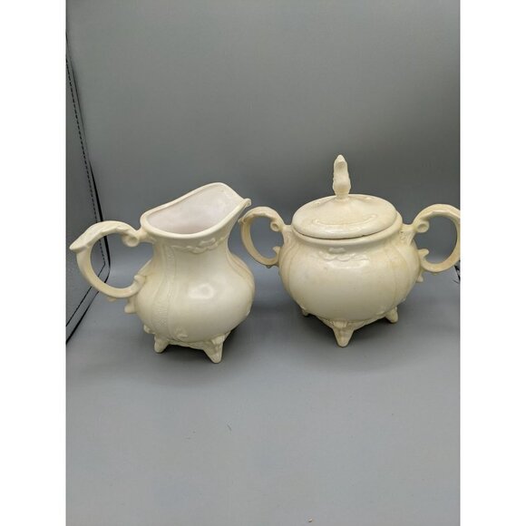 LOMA Pottery Victorian Embossed Cream and covered sugar set - Picture 2 of 9